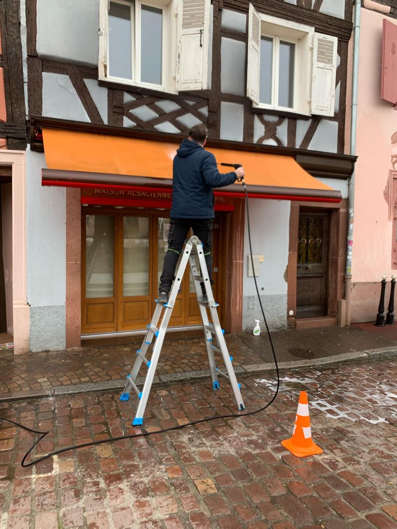 PHOTO BOUTIQUE COLMAR 3 | Clean glass 68 Nettoyage des stores pour La Maison Alsacienne de Biscuiterie Wittenheim 2